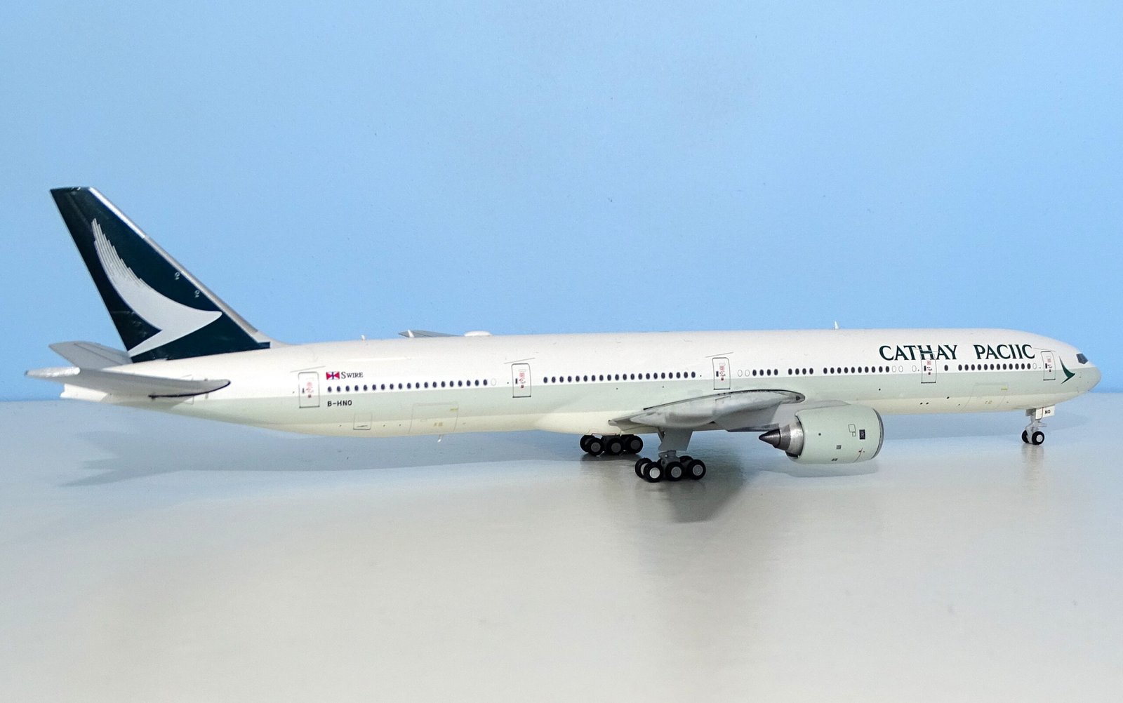Cathay Paciic Boeing 777-367 B-HNO - JC Wings 1:400 Scale Model