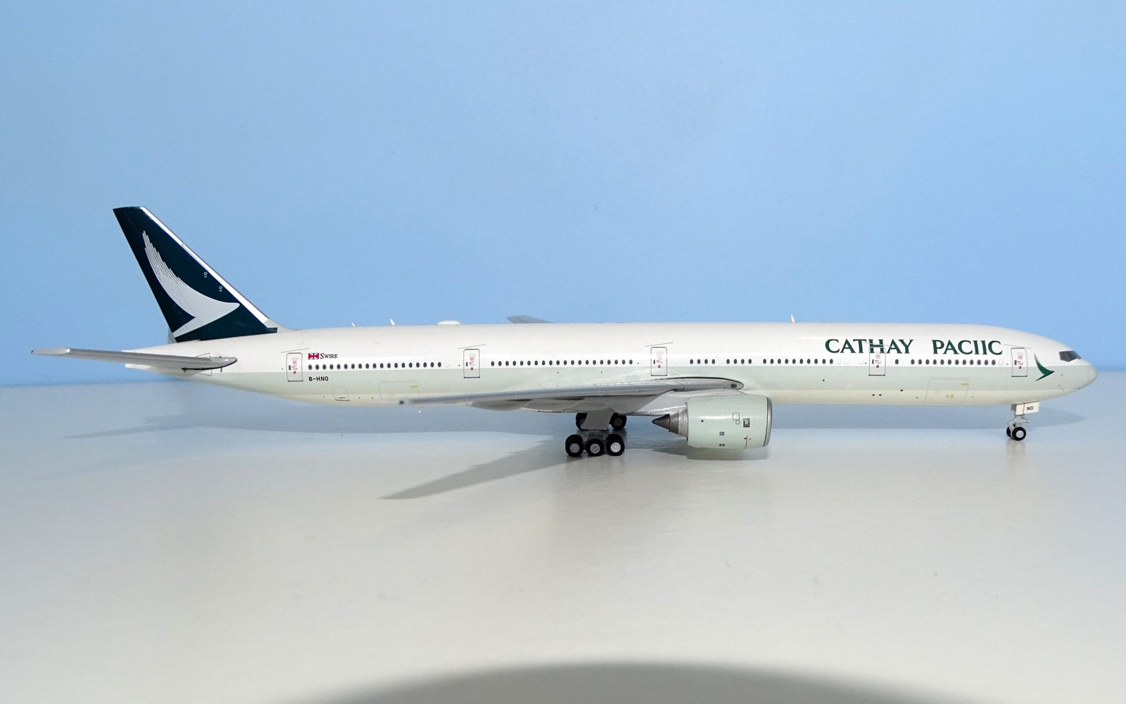 Cathay Paciic Boeing 777-367 B-HNO - JC Wings 1:400 Scale Model