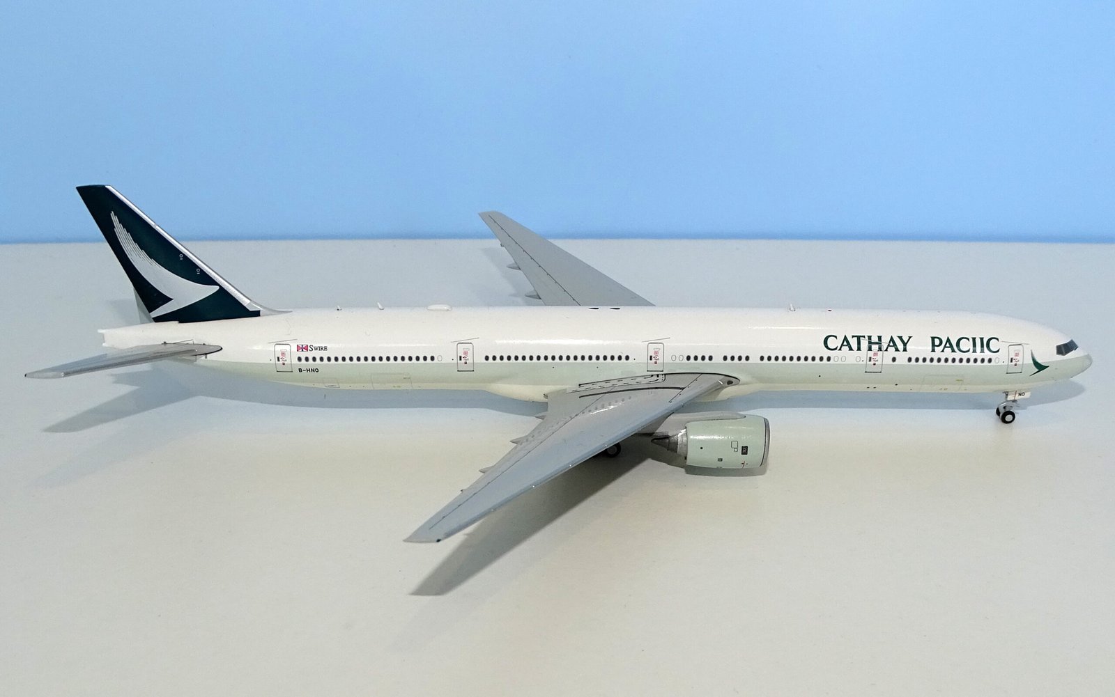 Cathay Paciic Boeing 777-367 B-HNO - JC Wings 1:400 Scale Model