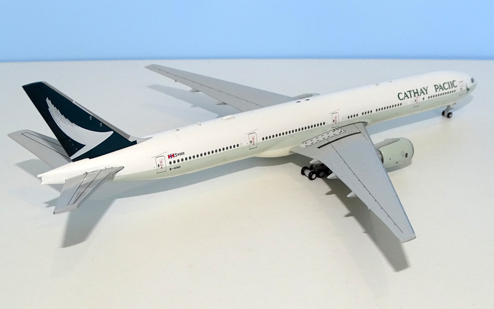 Cathay Paciic Boeing 777-367 B-HNO - JC Wings 1:400 Scale Model