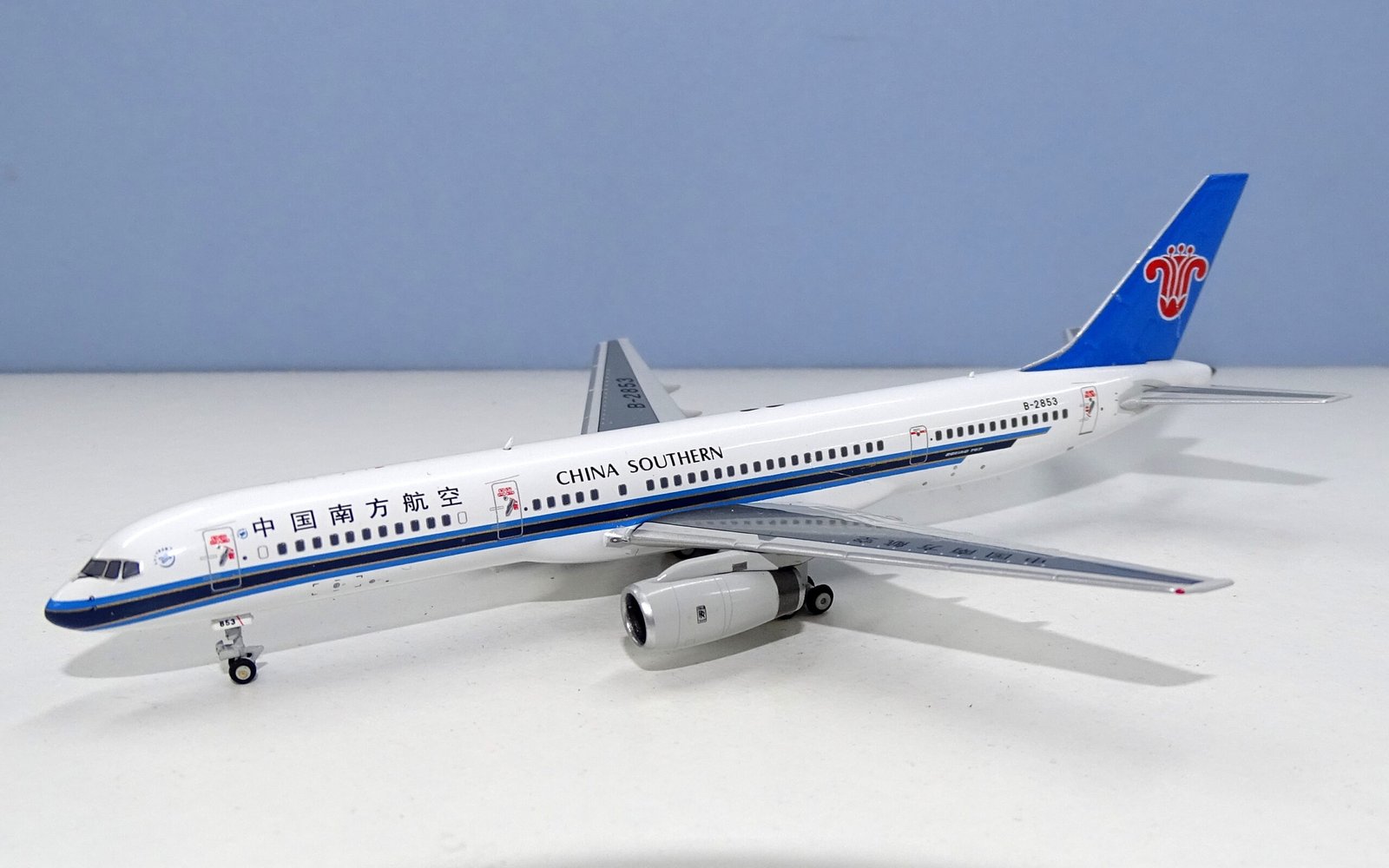 China Southern Airlines Boeing 757-200 B-2853 HYJLwings 1:400 Scale Model Airliners