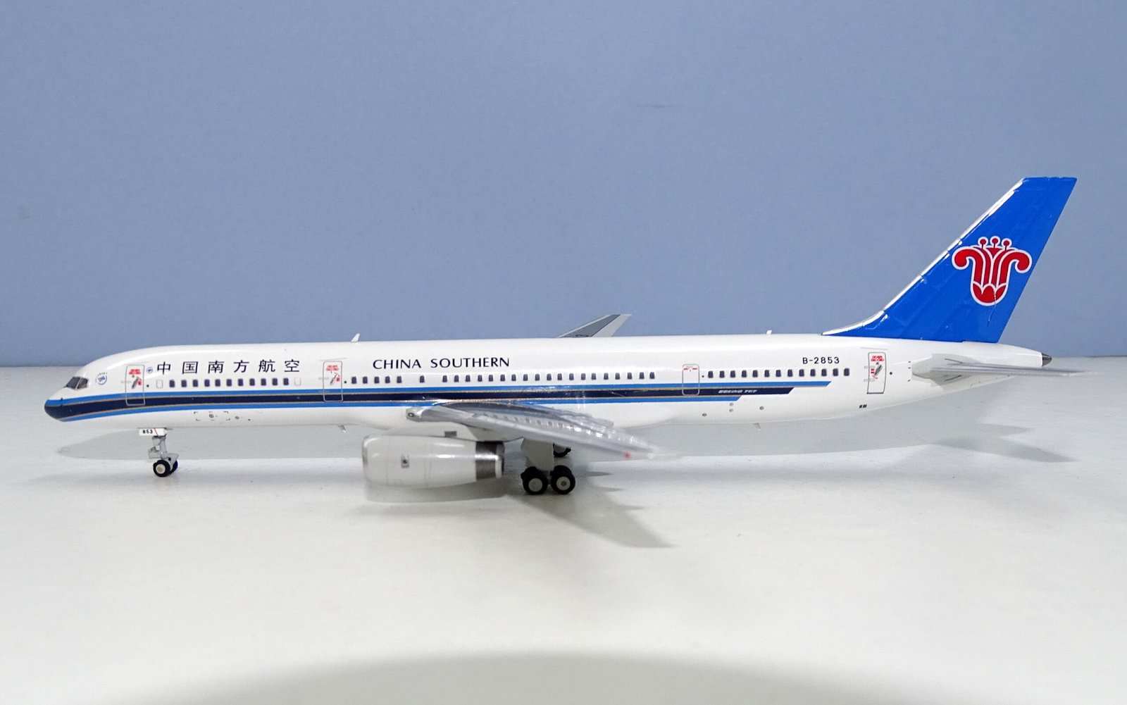 China Southern Airlines Boeing 757-200 B-2853 HYJLwings 1:400 Scale Model Airliners