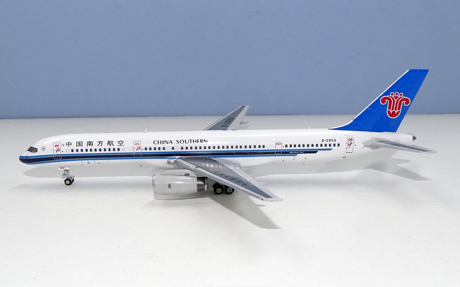 China Southern Airlines Boeing 757-200 B-2853 HYJLwings 1:400 Scale Model Airliners