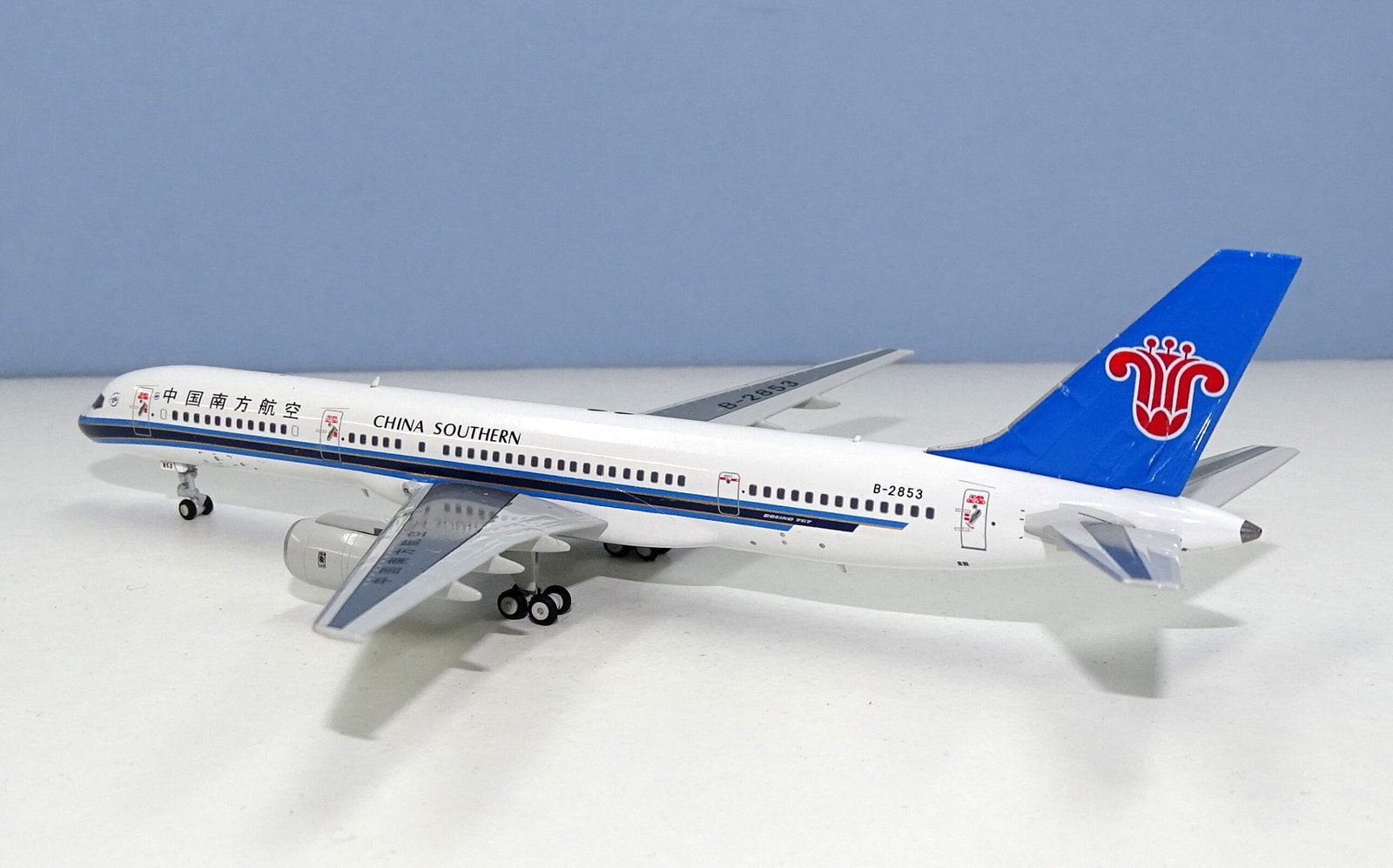 China Southern Airlines Boeing 757-200 B-2853 HYJLwings 1:400 Scale Model Airliners