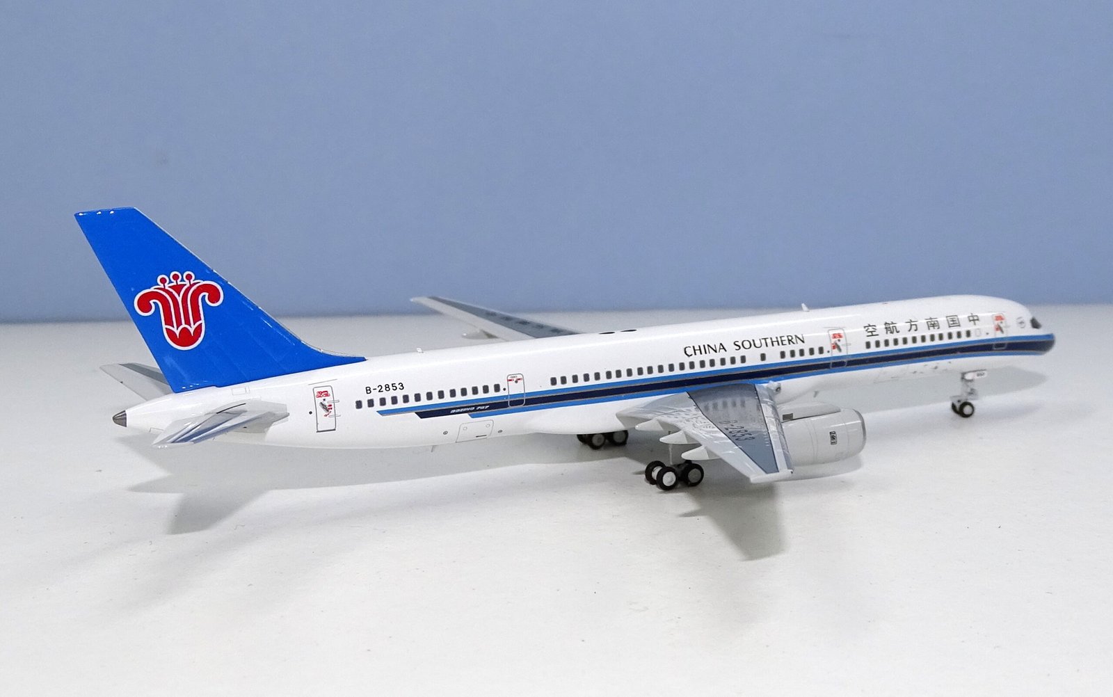 China Southern Airlines Boeing 757-200 B-2853 HYJLwings 1:400 Scale Model Airliners