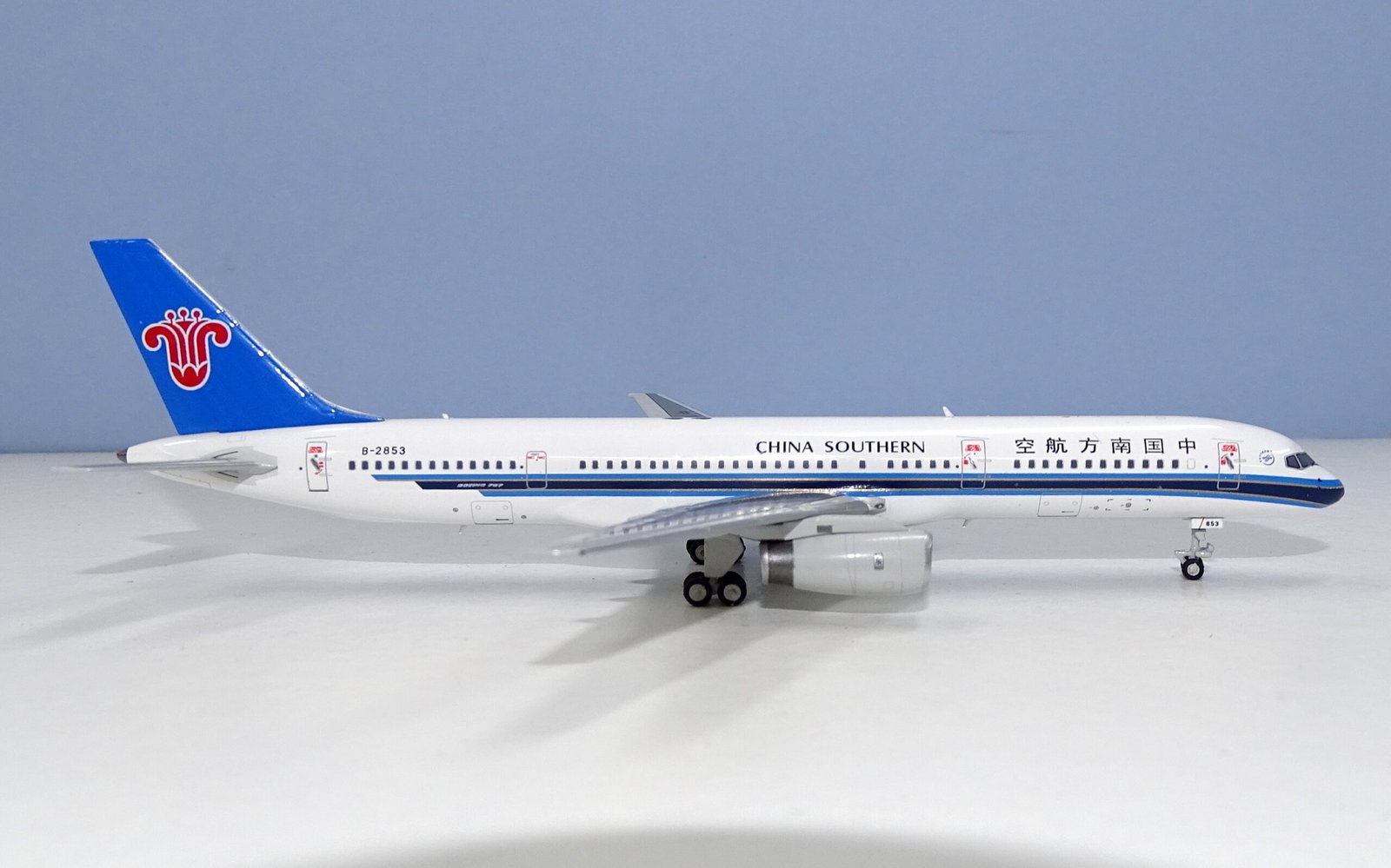 China Southern Airlines Boeing 757-200 B-2853 HYJLwings 1:400 Scale Model Airliners