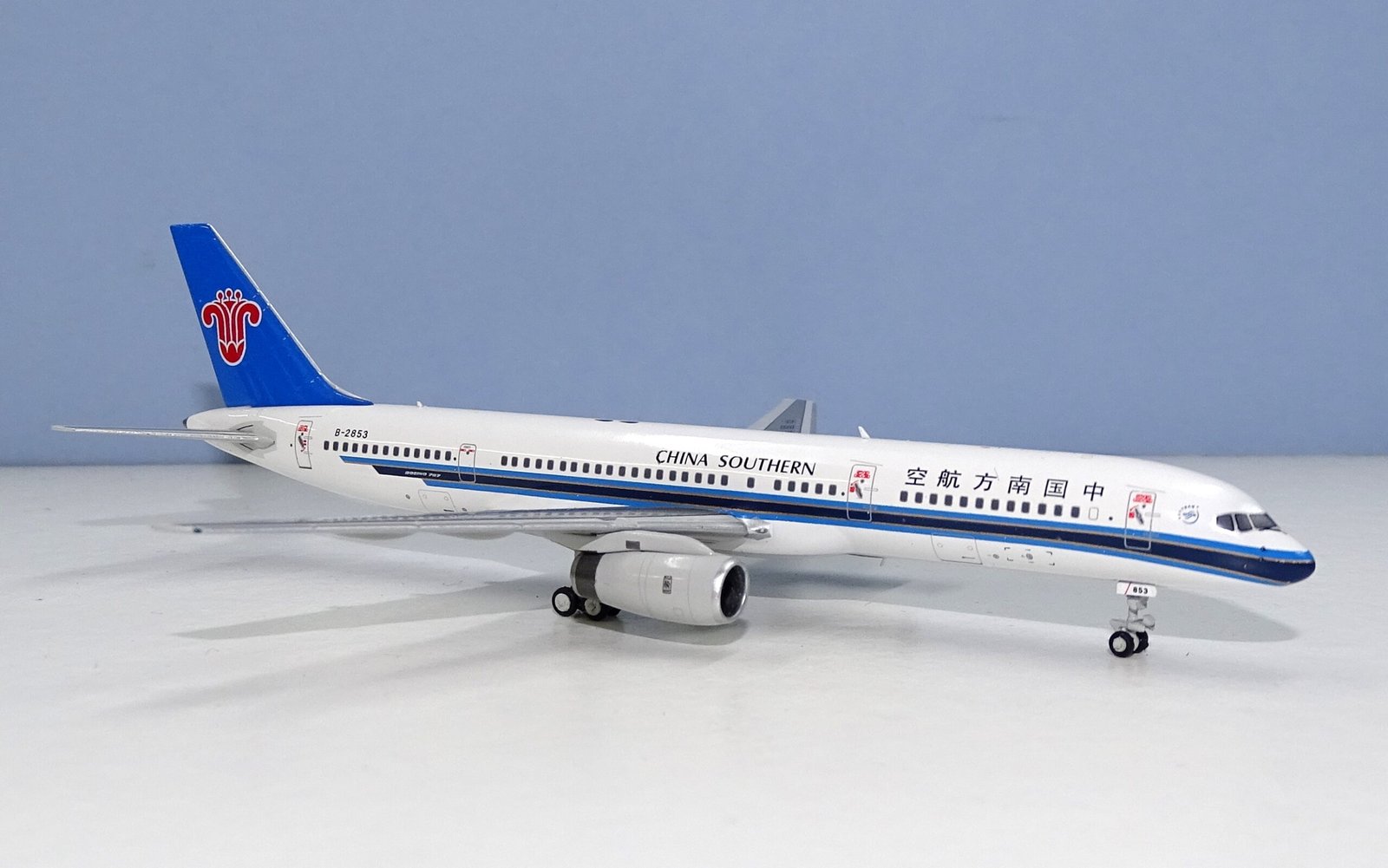China Southern Airlines Boeing 757-200 B-2853 HYJLwings 1:400 Scale Model Airliners