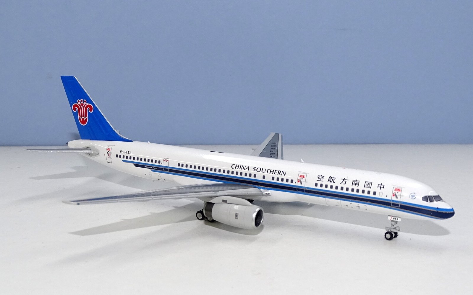 China Southern Airlines Boeing 757-200 B-2853 HYJLwings 1:400 Scale Model Airliners