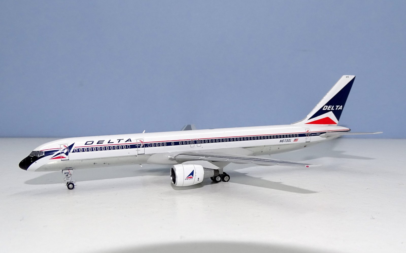 Delta Air Lines 757-200 N673DL NG Models 1:400 Scale Model Airliner
