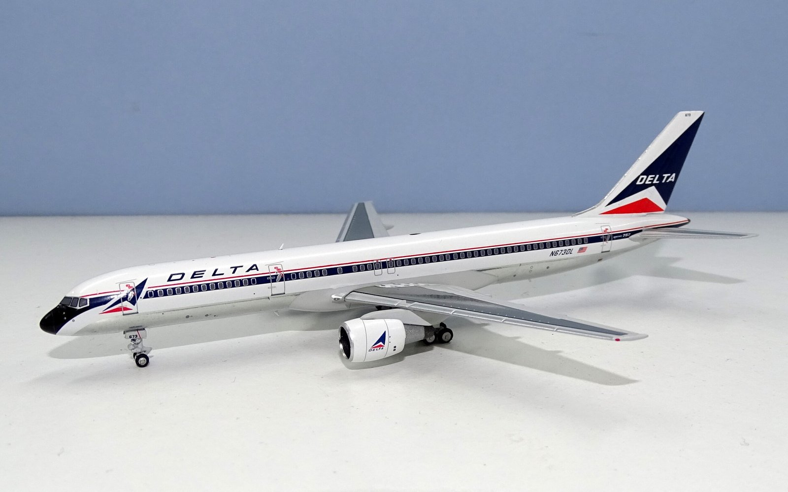 Delta Air Lines 757-200 N673DL NG Models 1:400 Scale Model Airliner
