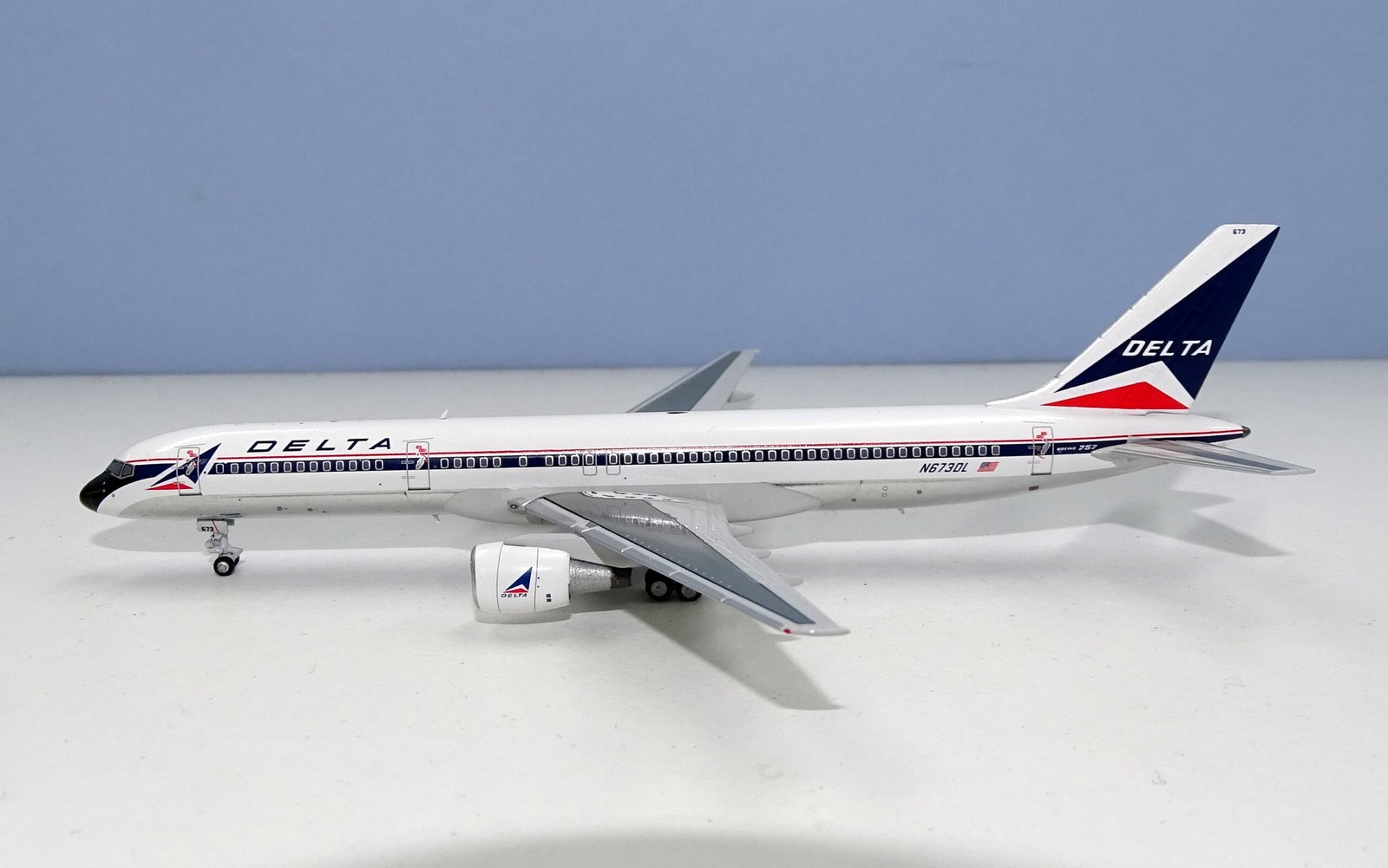 Delta Air Lines 757-200 N673DL NG Models 1:400 Scale Model Airliner