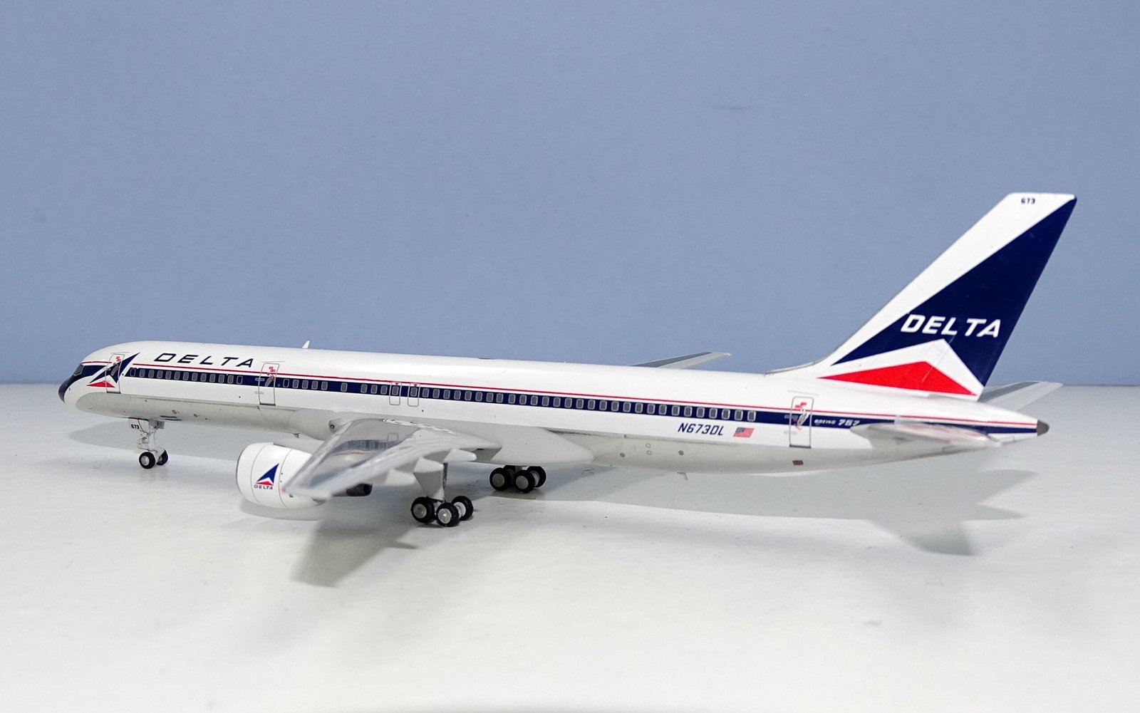 Delta Air Lines 757-200 N673DL NG Models 1:400 Scale Model Airliner