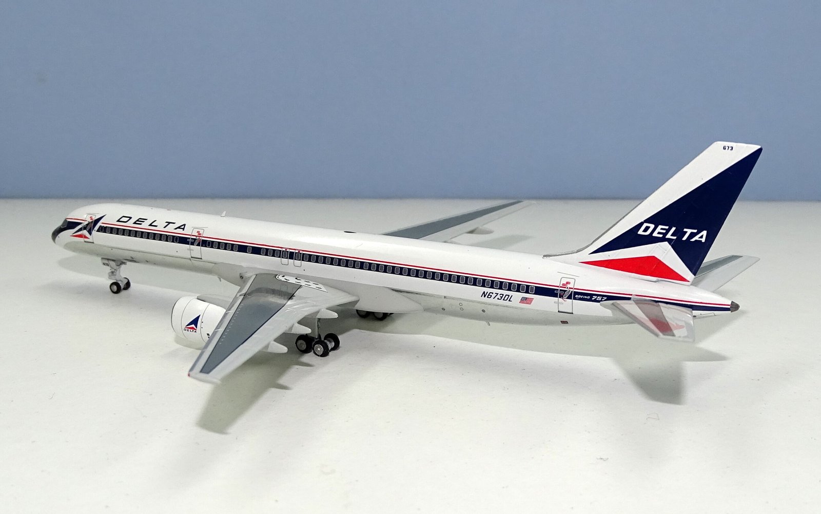 Delta Air Lines 757-200 N673DL NG Models 1:400 Scale Model Airliner