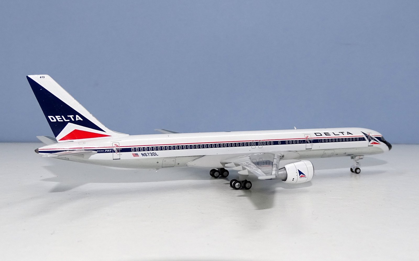 Delta Air Lines 757-200 N673DL NG Models 1:400 Scale Model Airliner