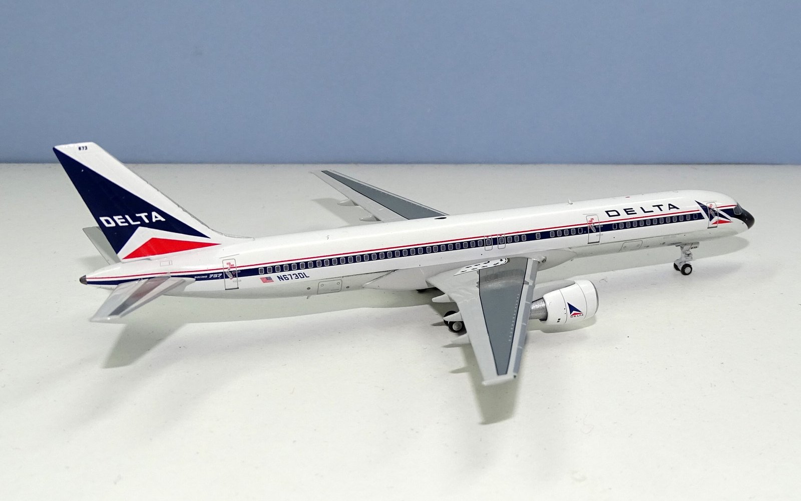 Delta Air Lines 757-200 N673DL NG Models 1:400 Scale Model Airliner
