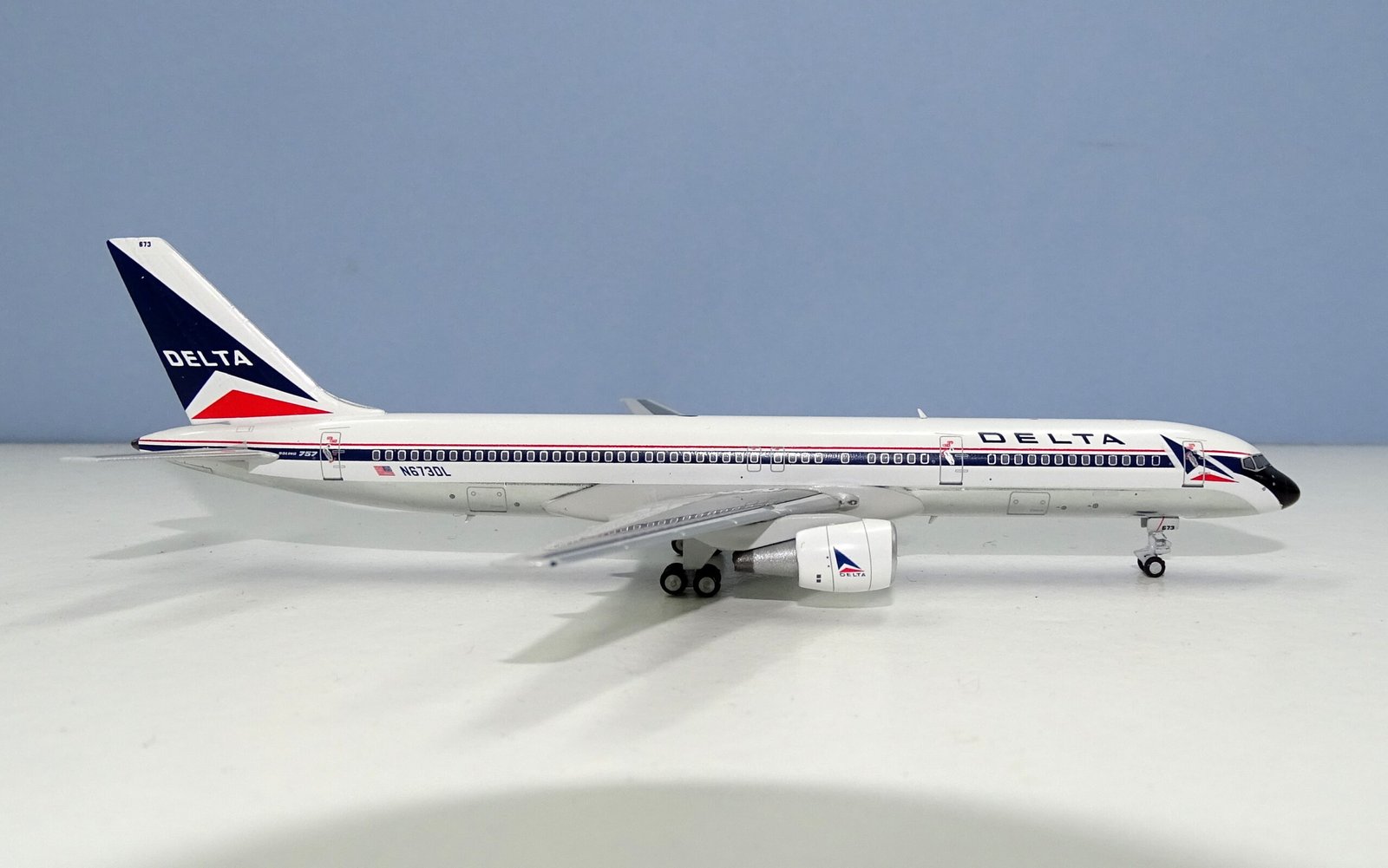 Delta Air Lines 757-200 N673DL NG Models 1:400 Scale Model Airliner