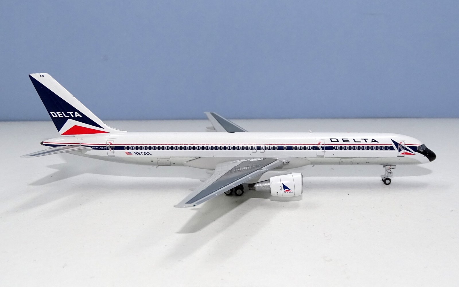 Delta Air Lines 757-200 N673DL NG Models 1:400 Scale Model Airliner