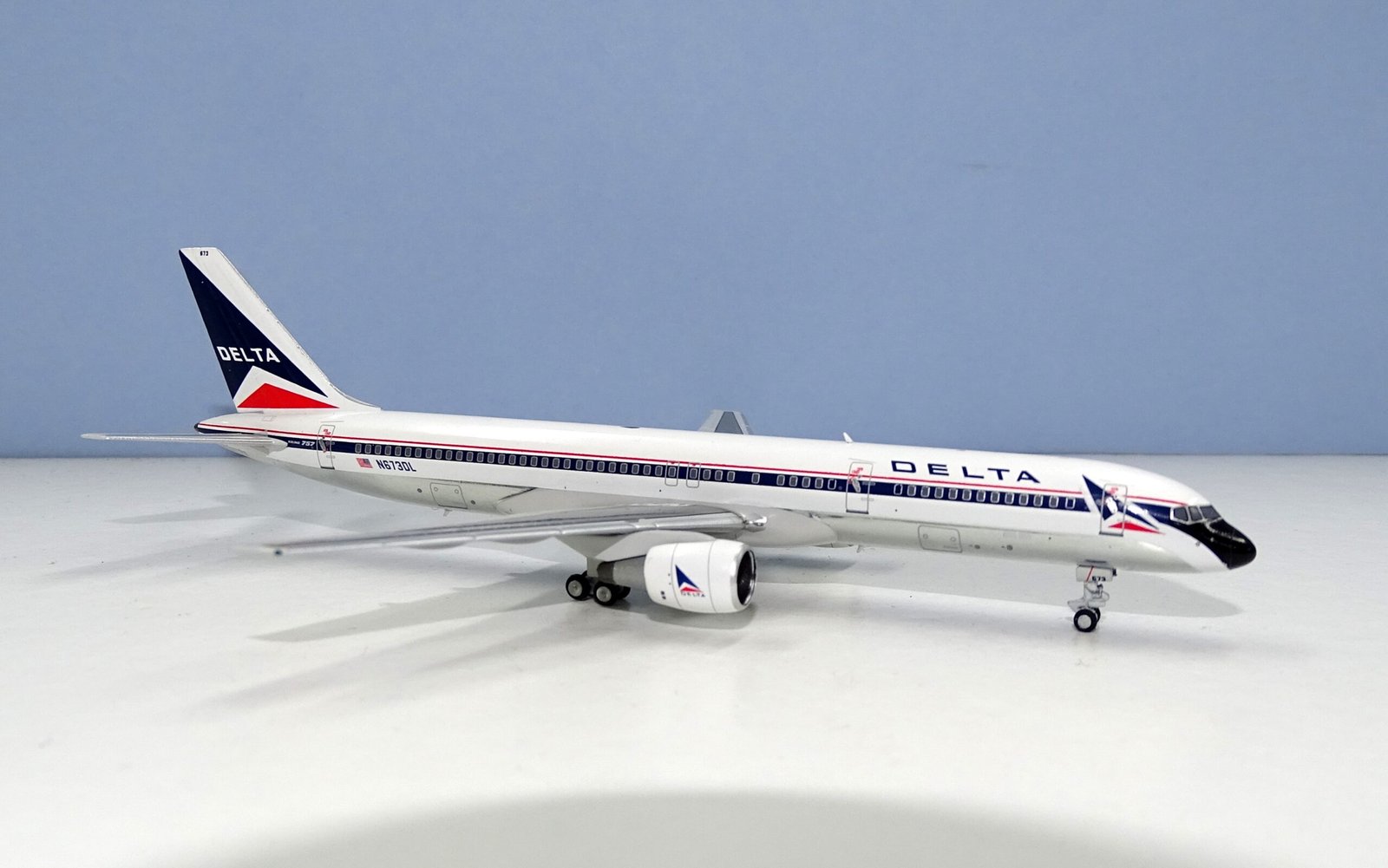 Delta Air Lines 757-200 N673DL NG Models 1:400 Scale Model Airliner