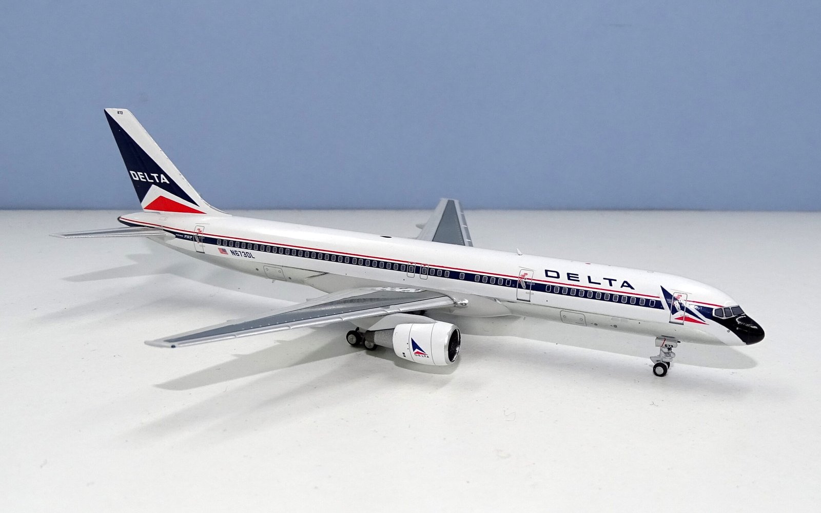 Delta Air Lines 757-200 N673DL NG Models 1:400 Scale Model Airliner