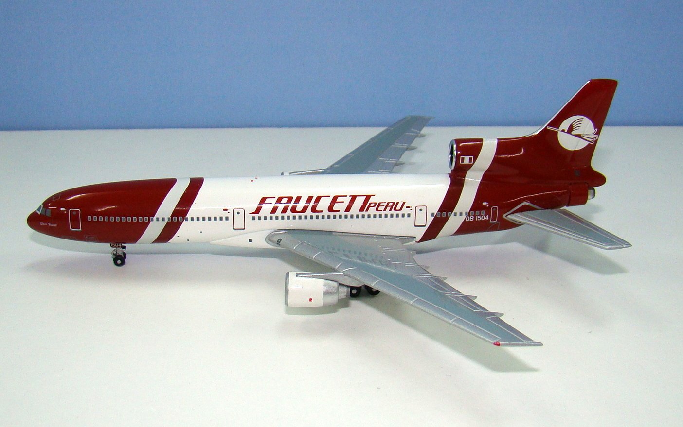 Faucett Perú Lockheed L-1011 Tristar OB-1504 Blue Box 1:400 Scale Model Airliner