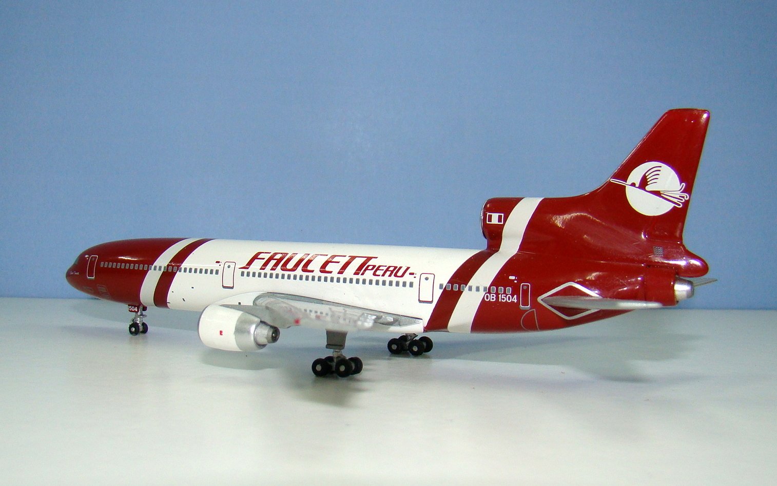 Faucett Perú Lockheed L-1011 Tristar OB-1504 Blue Box 1:400 Scale Model Airliner