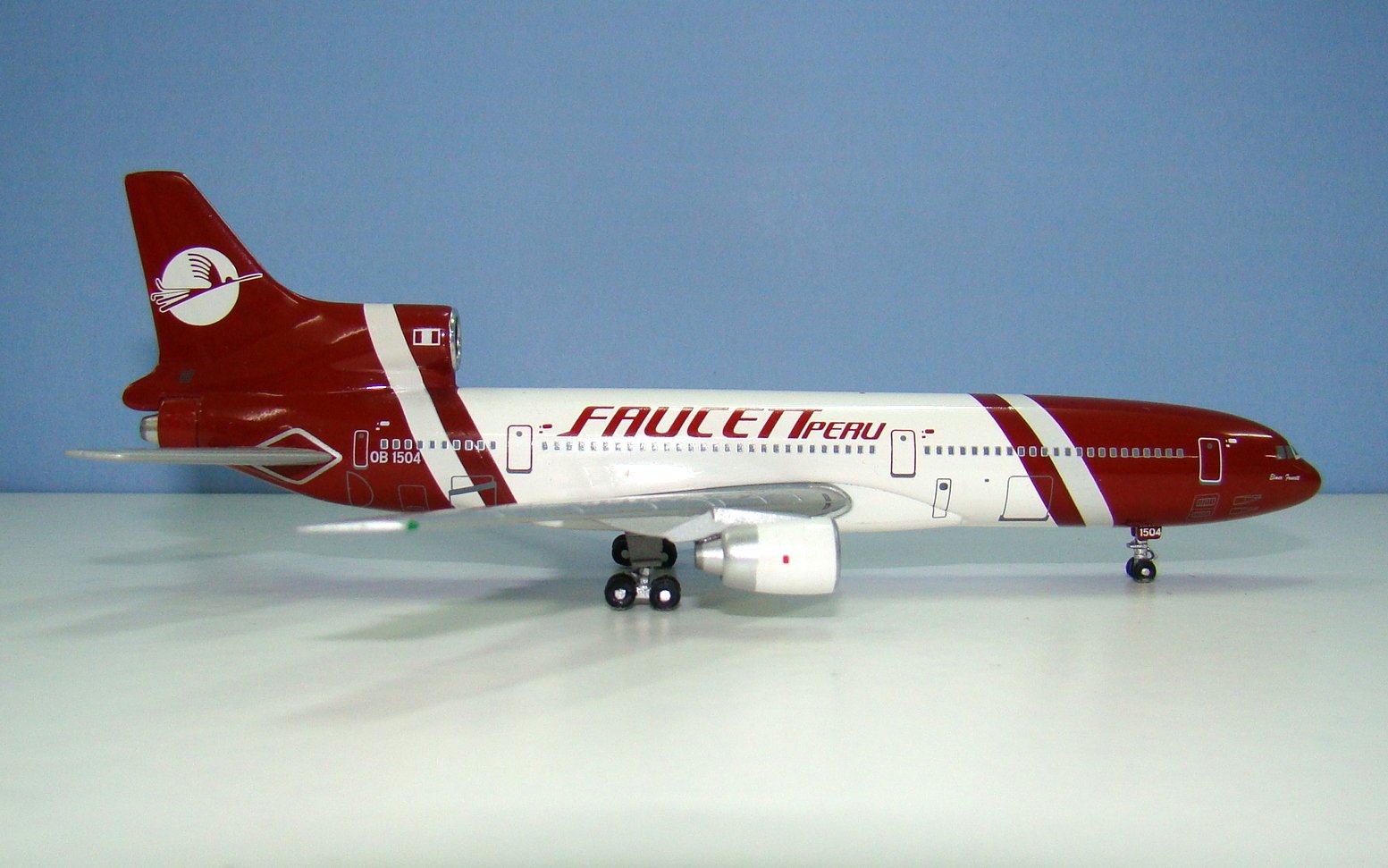 Faucett Perú Lockheed L-1011 Tristar OB-1504 Blue Box 1:400 Scale Model Airliner