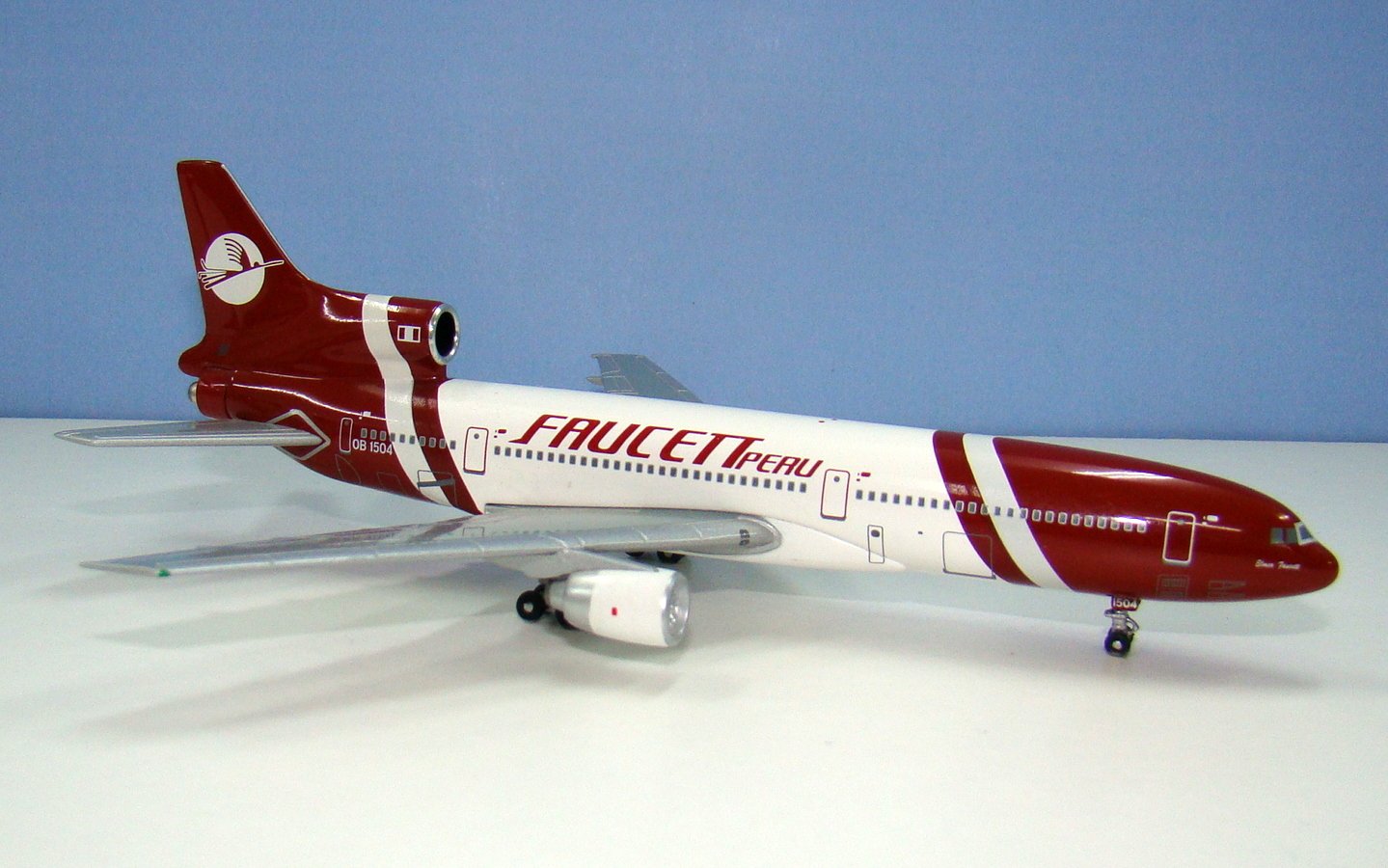 Faucett Perú Lockheed L-1011 Tristar OB-1504 Blue Box 1:400 Scale Model Airliner