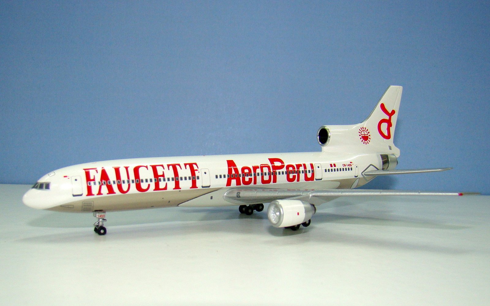 AeroPerú / Faucett Lockheed L-1011 Tristar OB-1455 Blue Box 1:400 Scale Model Airline