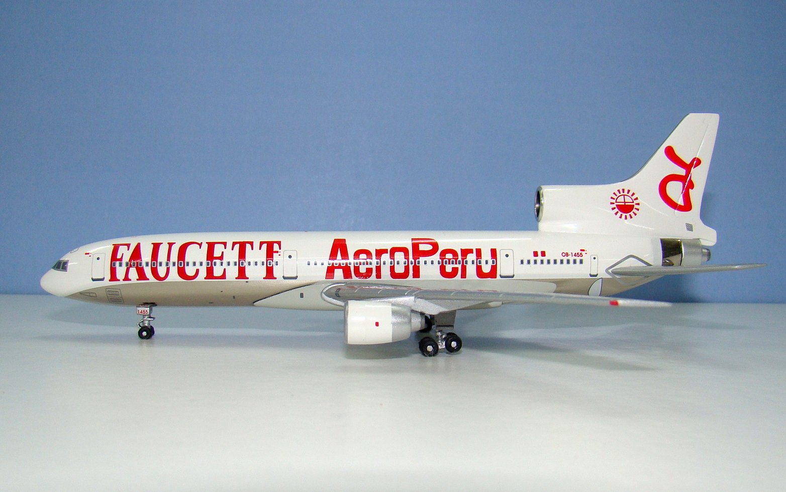 AeroPerú / Faucett Lockheed L-1011 Tristar OB-1455 Blue Box 1:400 Scale Model Airline