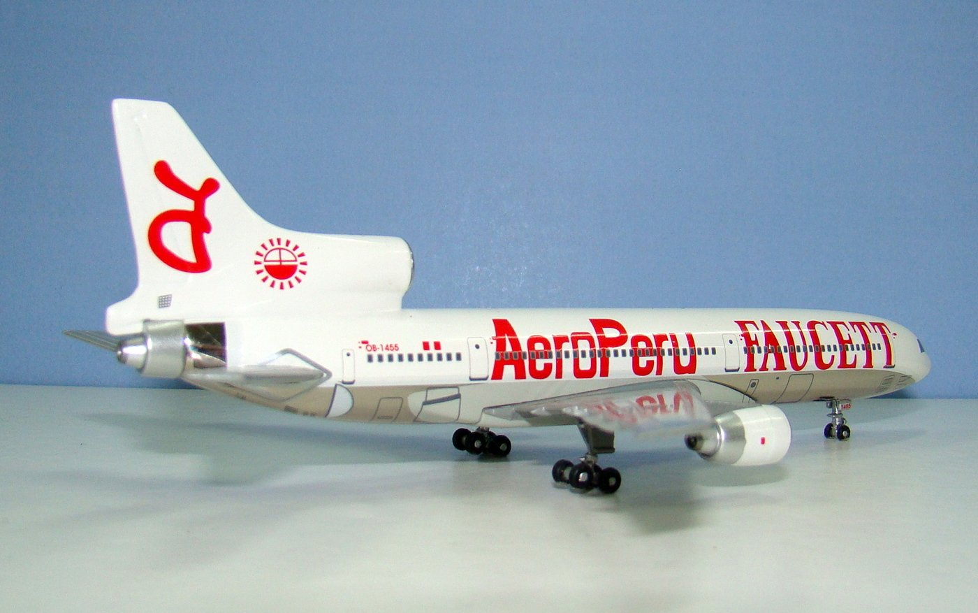 AeroPerú / Faucett Lockheed L-1011 Tristar OB-1455 Blue Box 1:400 Scale Model Airline