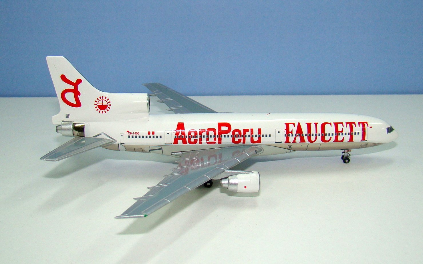 AeroPerú / Faucett Lockheed L-1011 Tristar OB-1455 Blue Box 1:400 Scale Model Airline