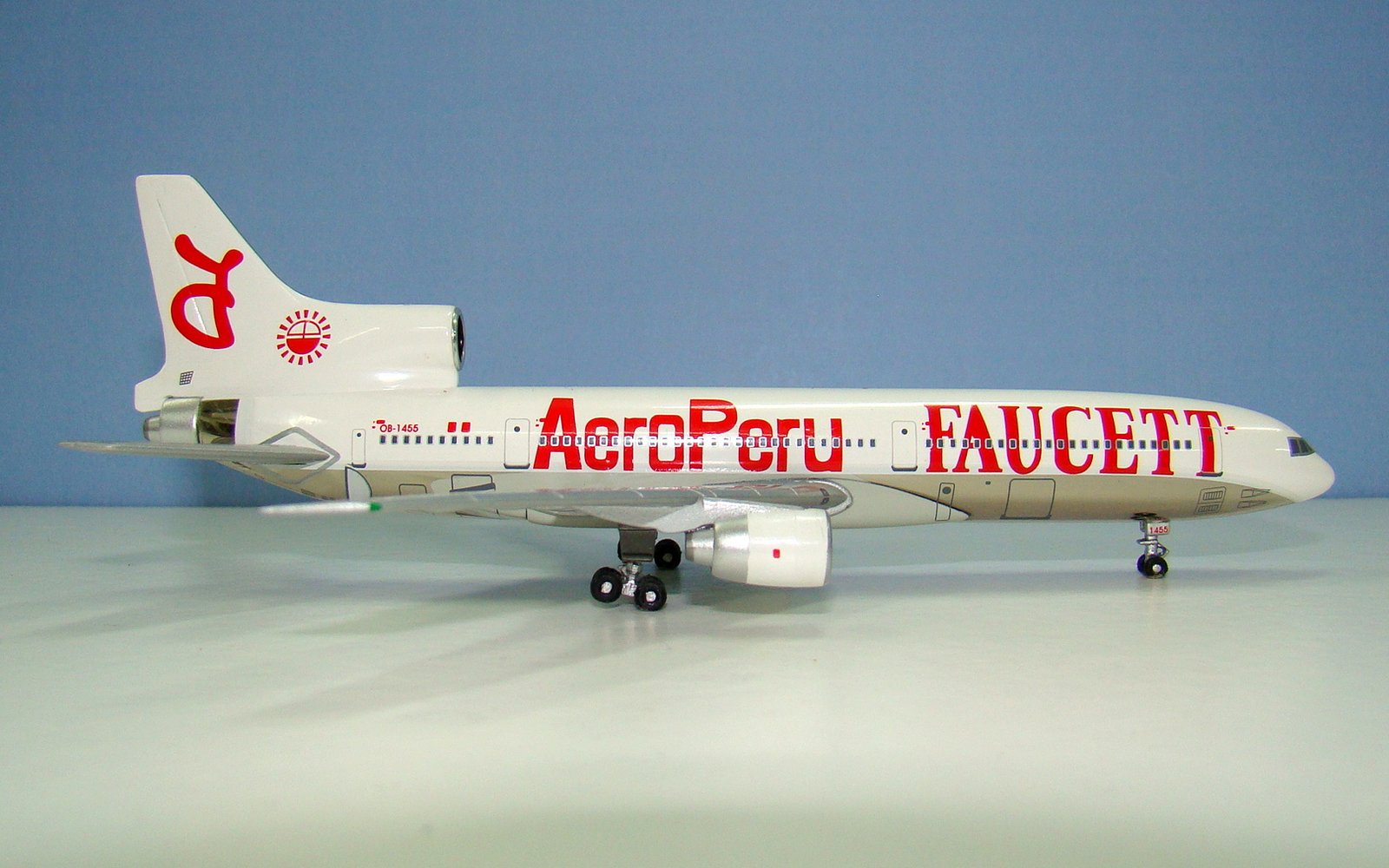 AeroPerú / Faucett Lockheed L-1011 Tristar OB-1455 Blue Box 1:400 Scale Model Airline