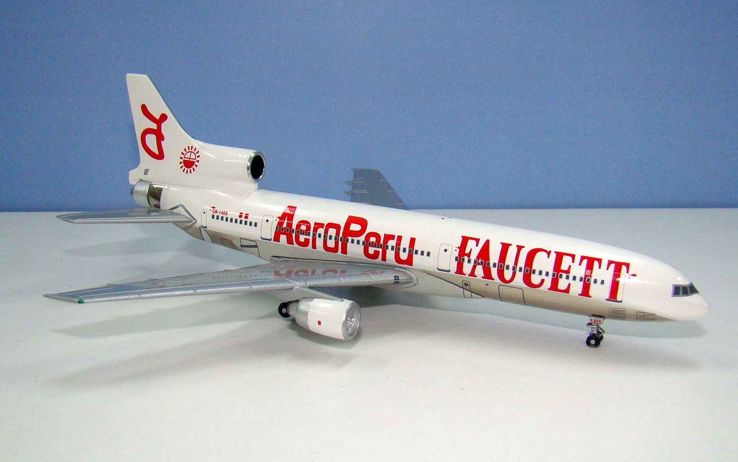 AeroPerú / Faucett Lockheed L-1011 Tristar OB-1455 Blue Box 1:400 Scale Model Airline