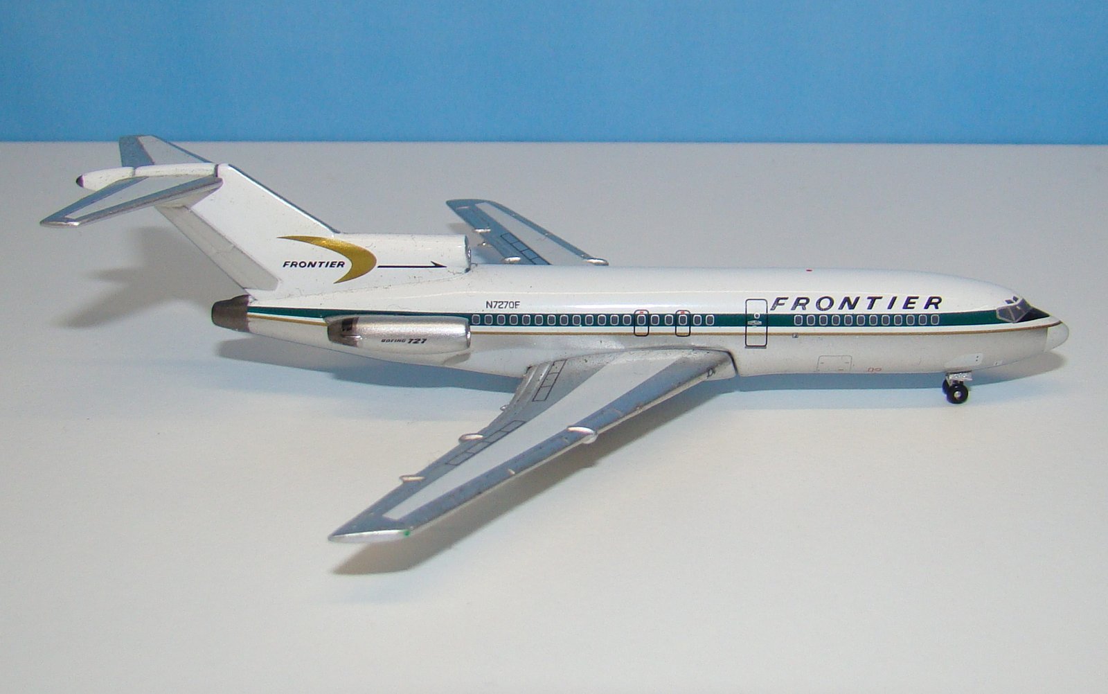 Frontier Airlines Boeing 727-191 N7270F Aeroclassics 1:400 Scale