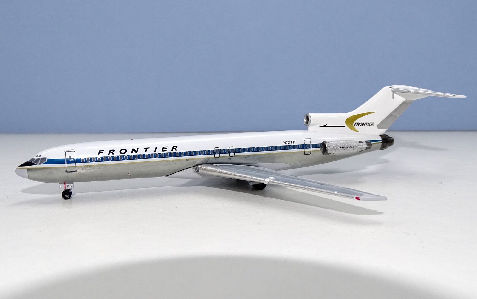 Frontier Airlines Boeing 727-291 N7277F Aeroclassics 1:400 Scale