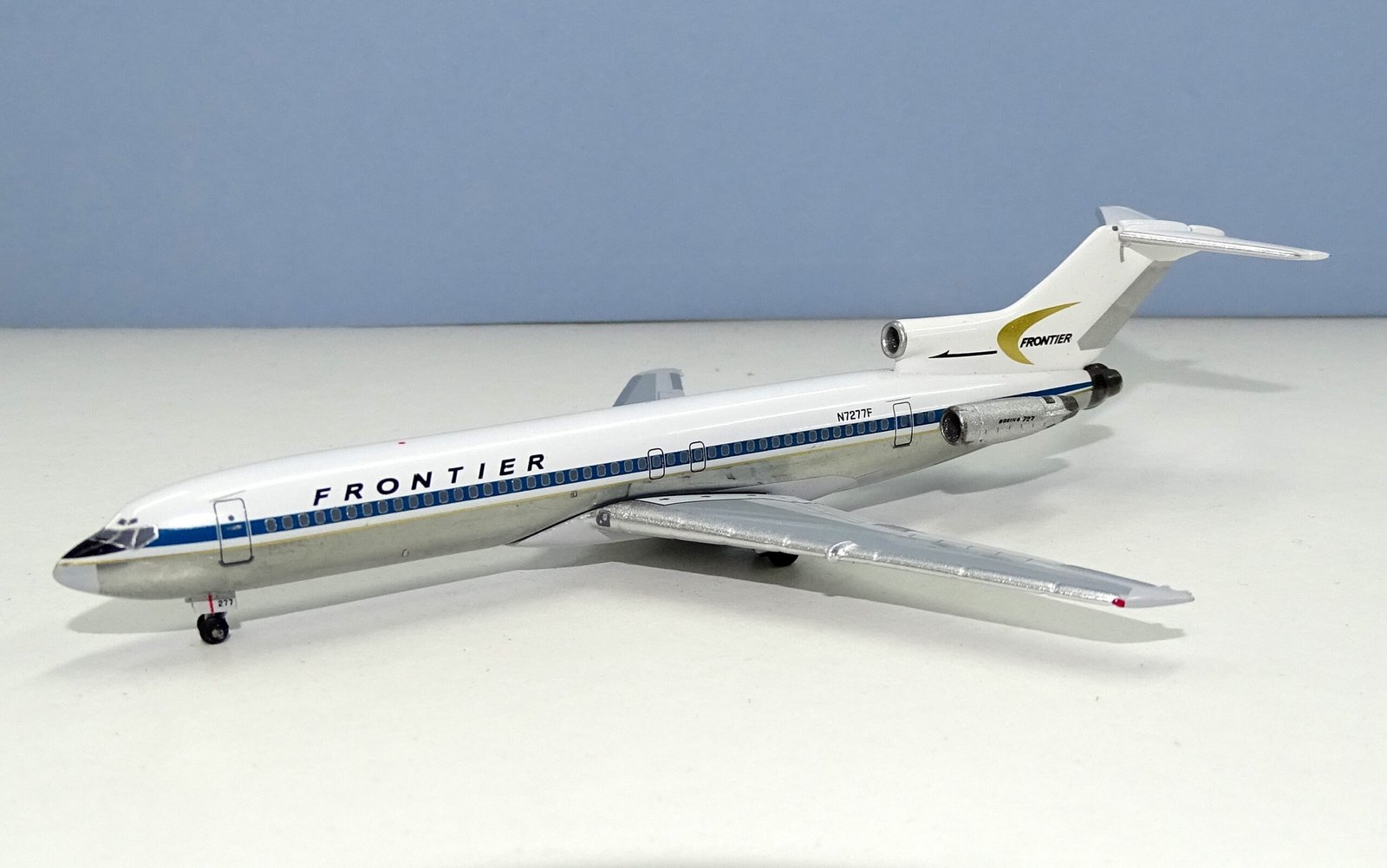 Frontier Airlines Boeing 727-291 N7277F Aeroclassics 1:400 Scale