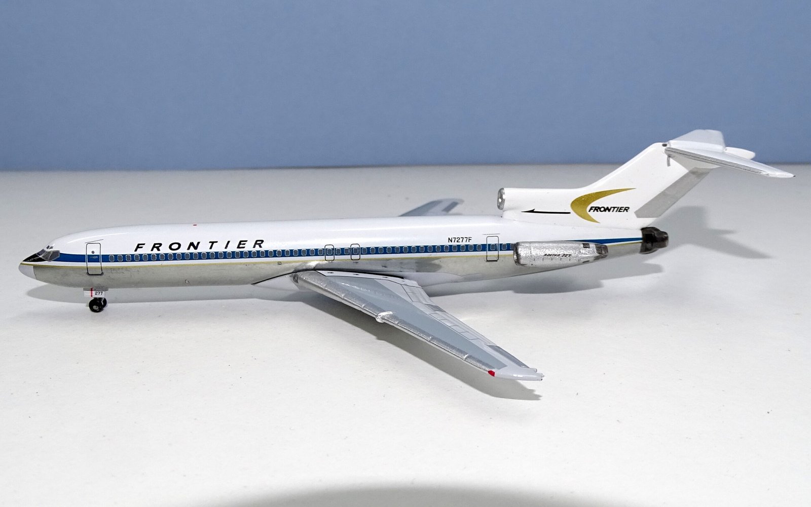 Frontier Airlines Boeing 727-291 N7277F Aeroclassics 1:400 Scale
