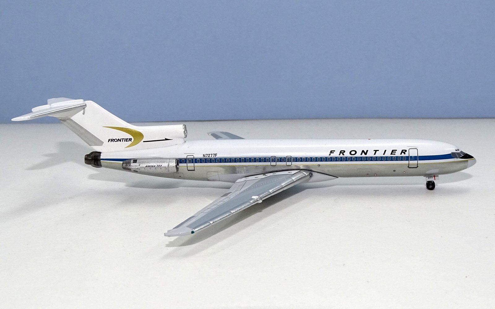 Frontier Airlines Boeing 727-291 N7277F Aeroclassics 1:400 Scale
