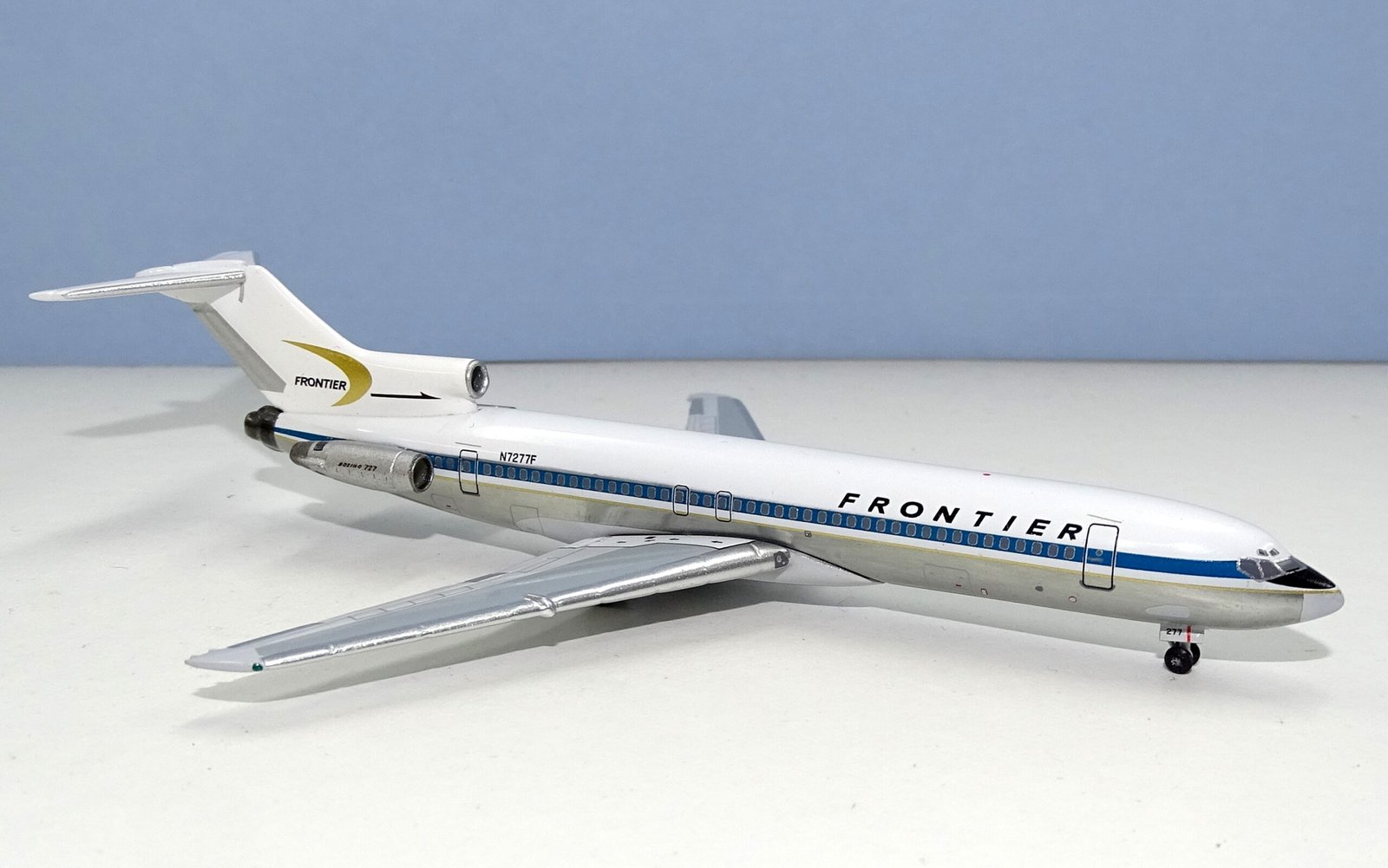 Frontier Airlines Boeing 727-291 N7277F Aeroclassics 1:400 Scale