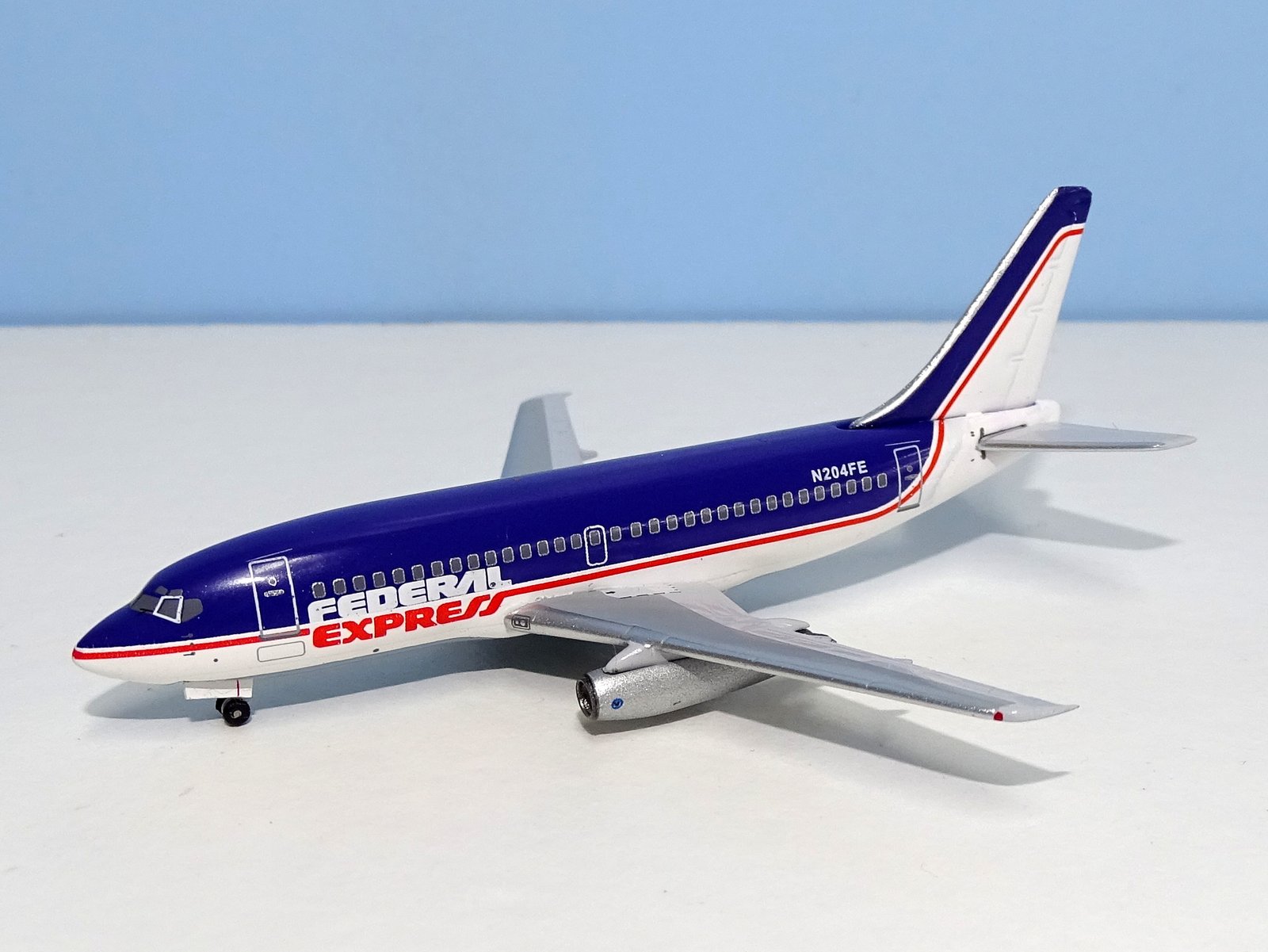 Federal Express Boeing 737-2S2C N204FE Aeroclassics 1:400 Scale Model