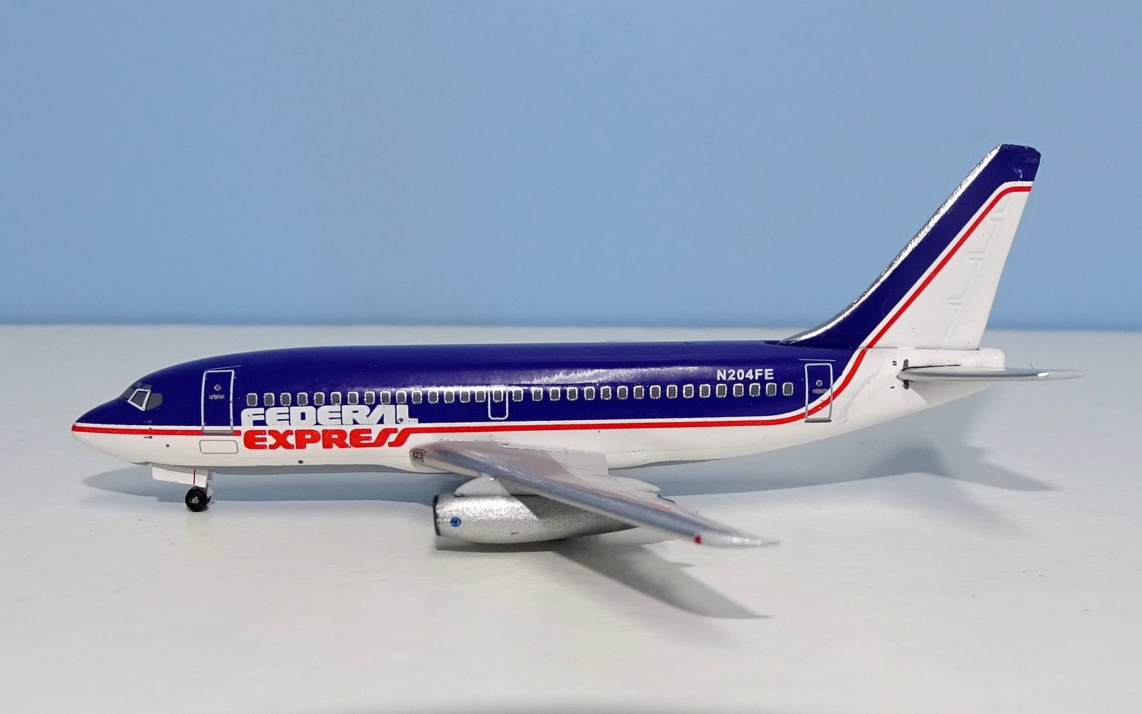 Federal Express Boeing 737-2S2C N204FE Aeroclassics 1:400 Scale Model