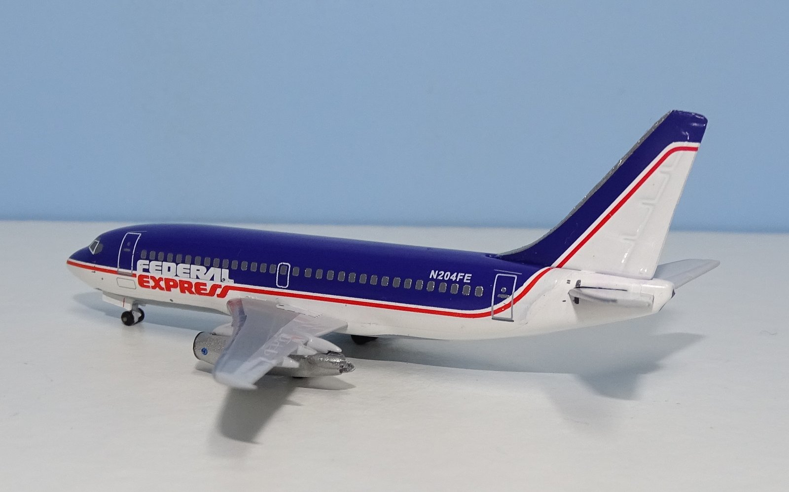 Federal Express Boeing 737-2S2C N204FE Aeroclassics 1:400 Scale Model