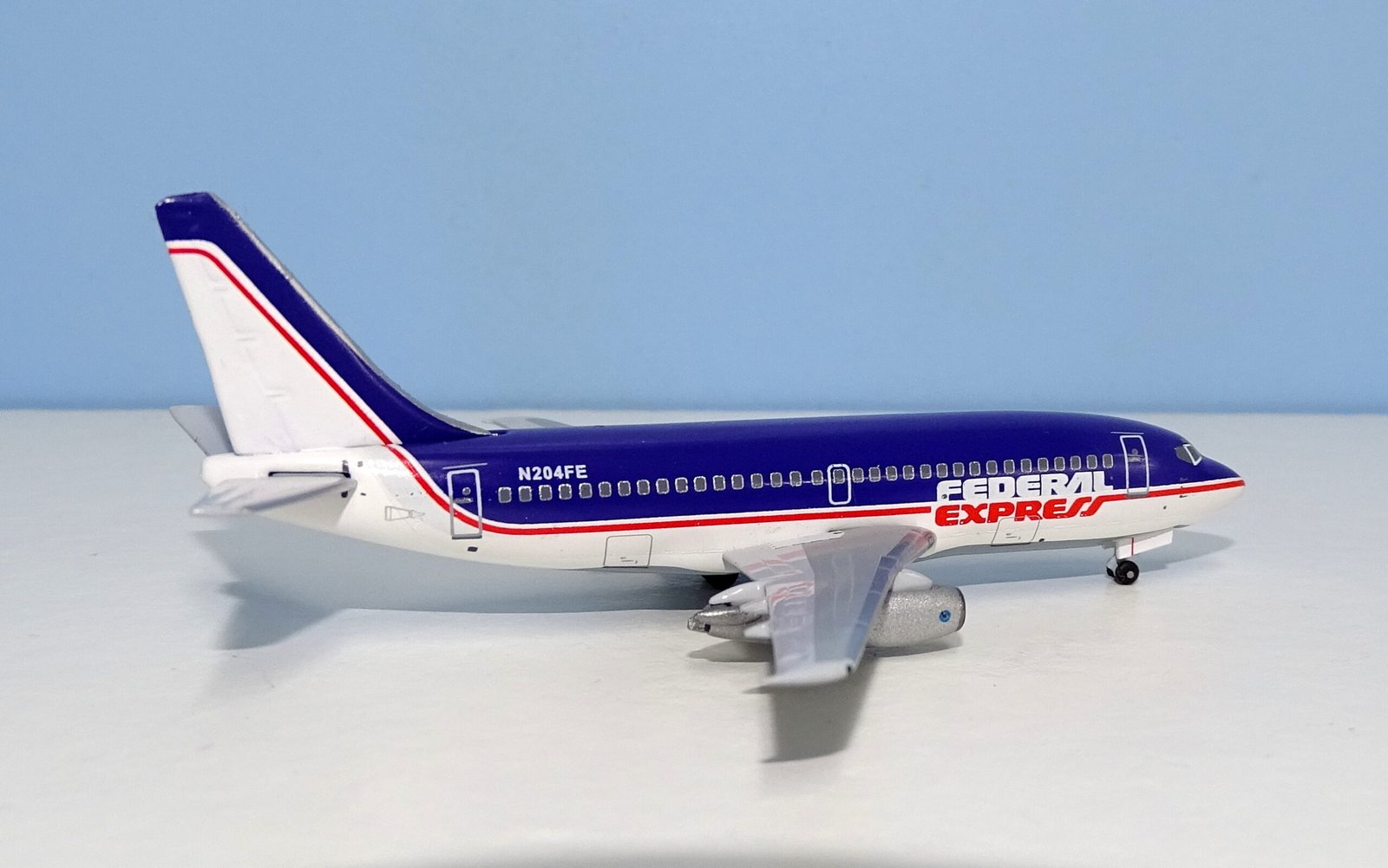 Federal Express Boeing 737-2S2C N204FE Aeroclassics 1:400 Scale Model