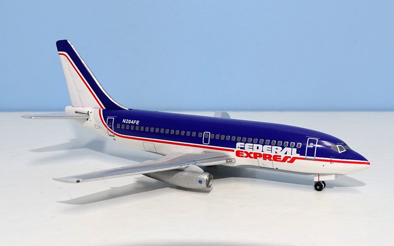 Federal Express Boeing 737-2S2C N204FE Aeroclassics 1:400 Scale Model