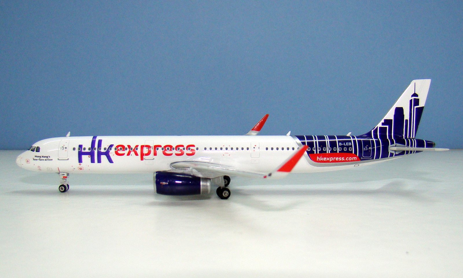 HK Express Airbus A321 B-LEB Phoenix 1:400 Scale Model Airliner
