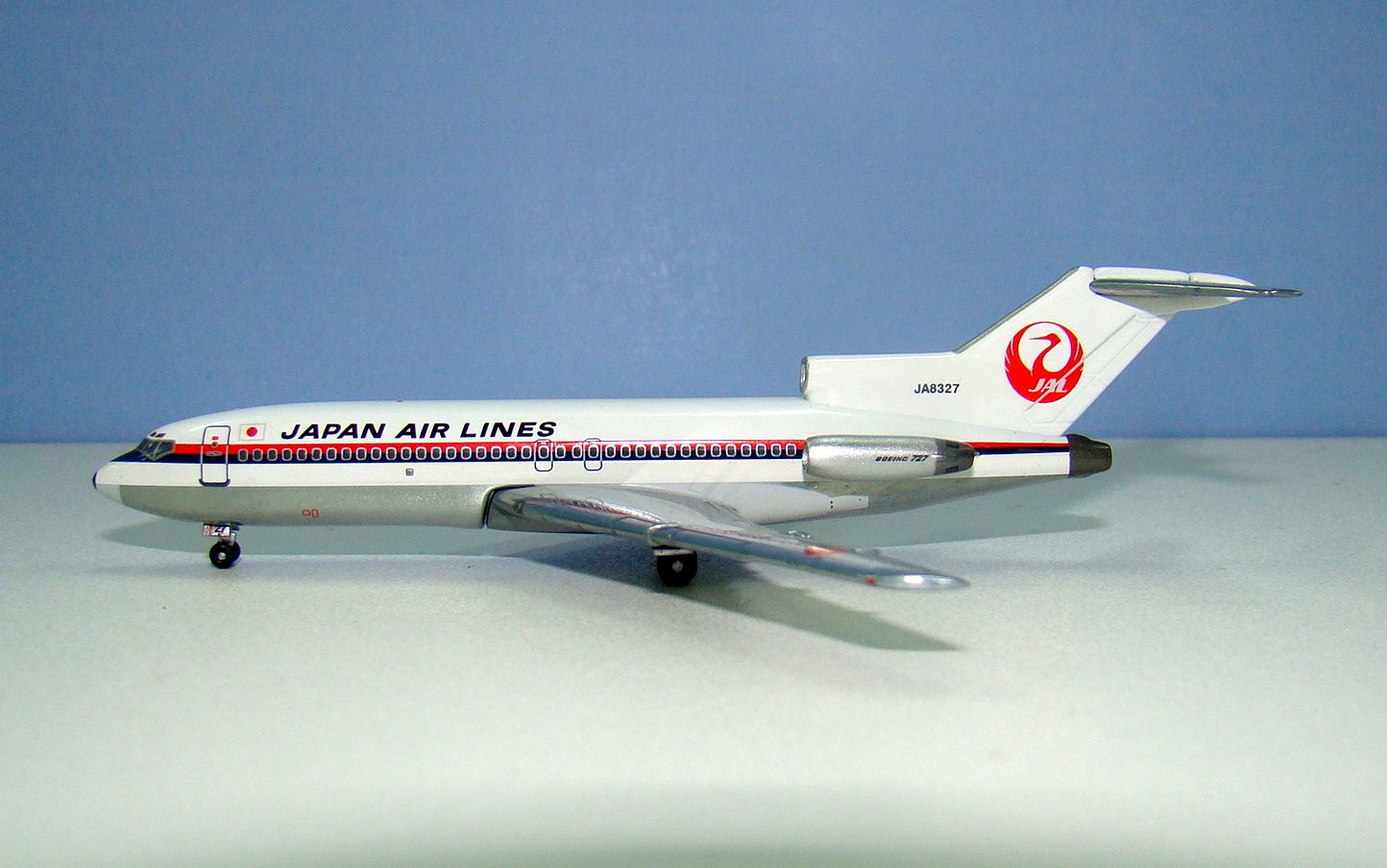 Japan Air Lines Boeing 727-046 JA8327 Aeroclassics 1:400 Scale Die-Cast in the 1970s Clrs