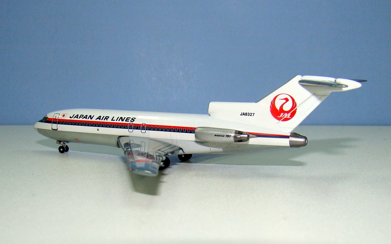 Japan Air Lines Boeing 727-046 JA8327 Aeroclassics 1:400 Scale Die-Cast in the 1970s Clrs
