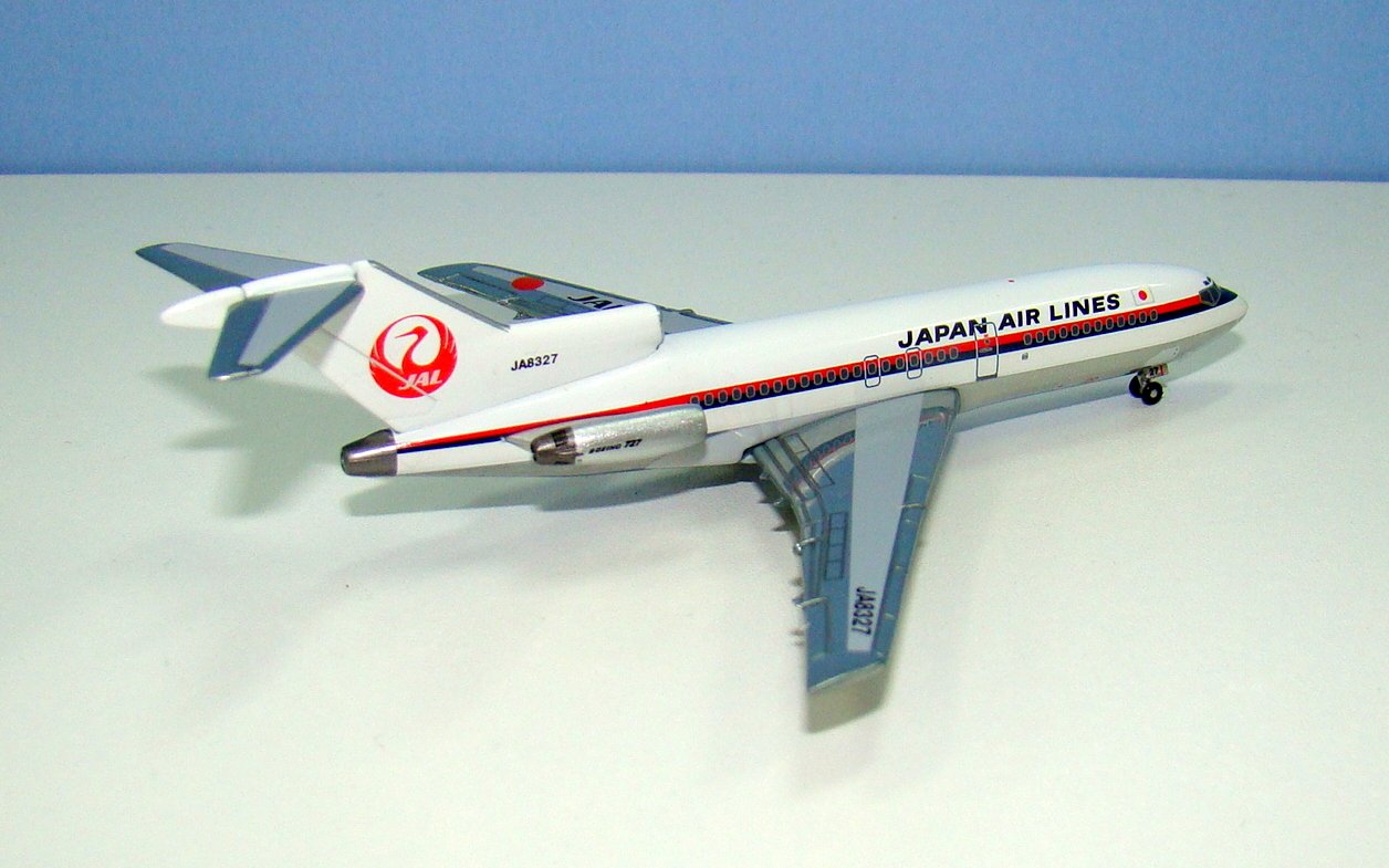 Japan Air Lines Boeing 727-046 JA8327 Aeroclassics 1:400 Scale Die-Cast in the 1970s Clrs