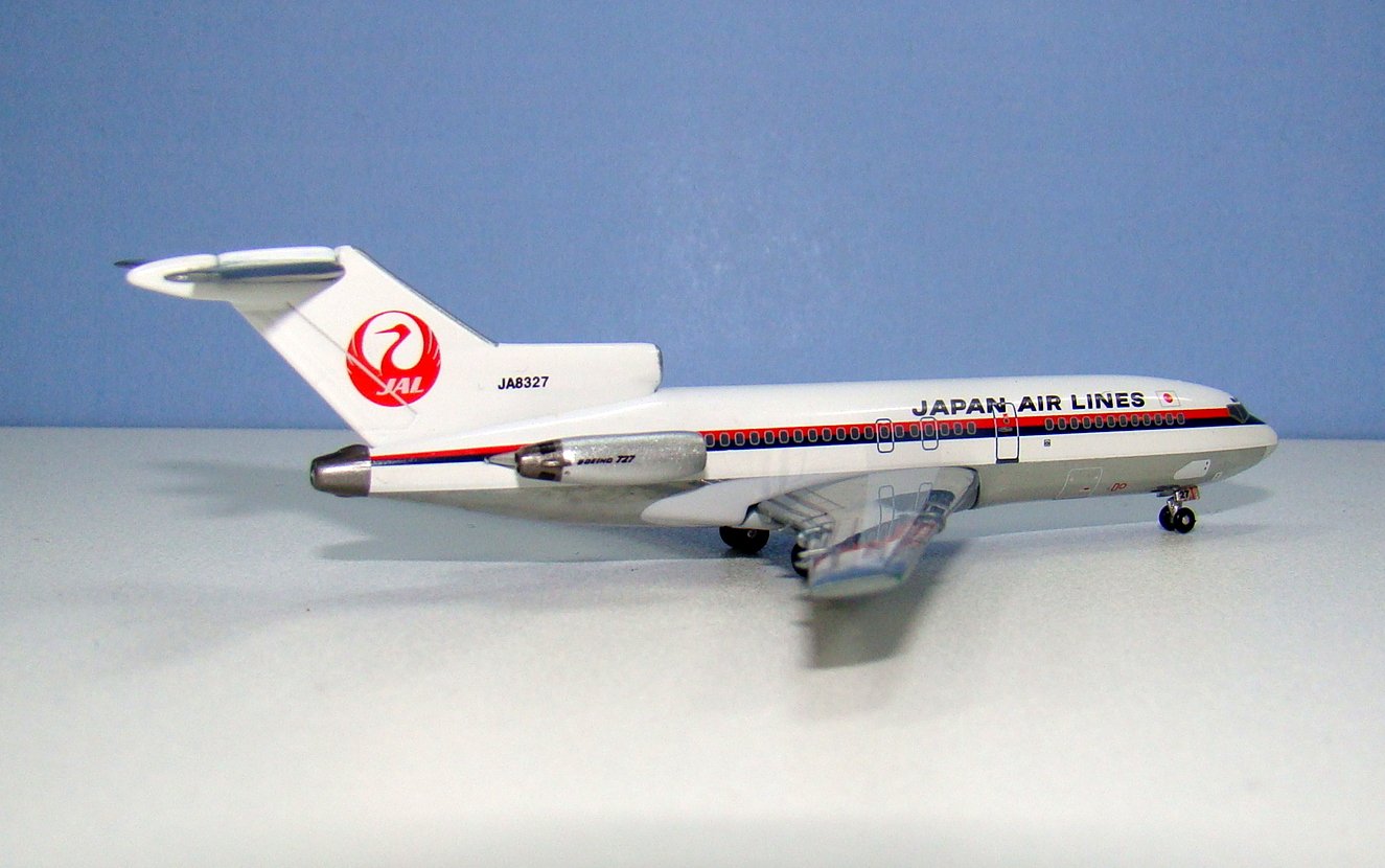 Japan Air Lines Boeing 727-046 JA8327 Aeroclassics 1:400 Scale Die-Cast in the 1970s Clrs