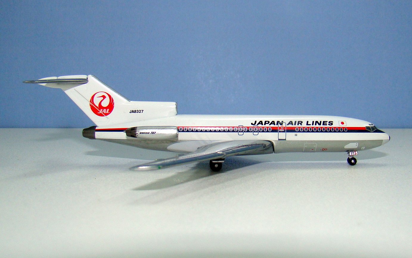 Japan Air Lines Boeing 727-046 JA8327 Aeroclassics 1:400 Scale Die-Cast in the 1970s Clrs